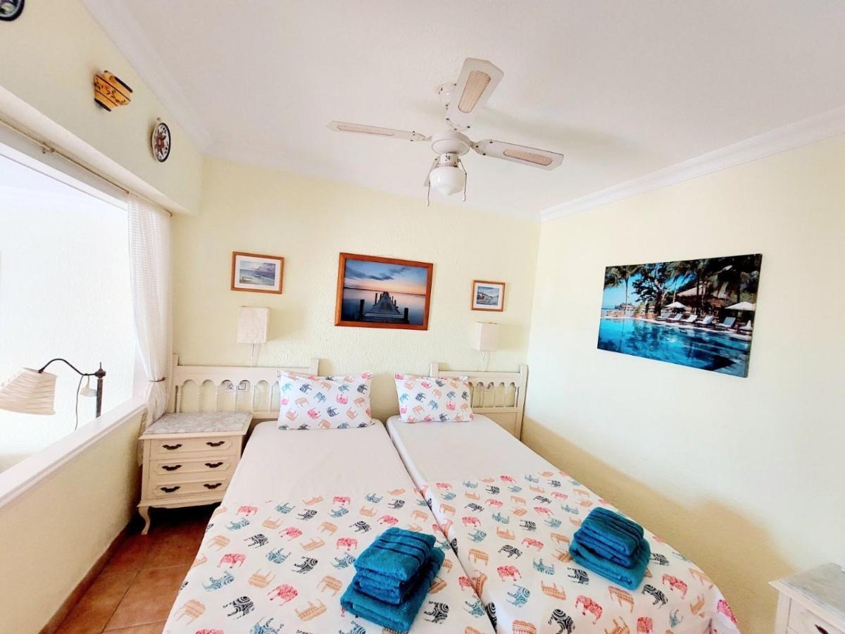 First Line Villa Floor Studio Apartment With Amazing Sea View Air Conditioned Just 50M From The Beach Costa Adeje  Exterior photo